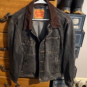 Levi's Men's Dark Gray Denim Jacket with Brown Collar